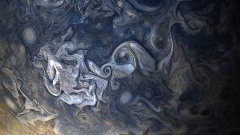 the-planets-atmosphere-is-a-turbulent-mess-of-hydrogen-and-helium-gases